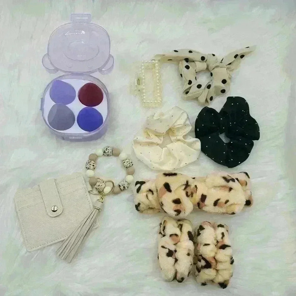 Woman’s Accessories Bundle Package - Picture 8 of 8